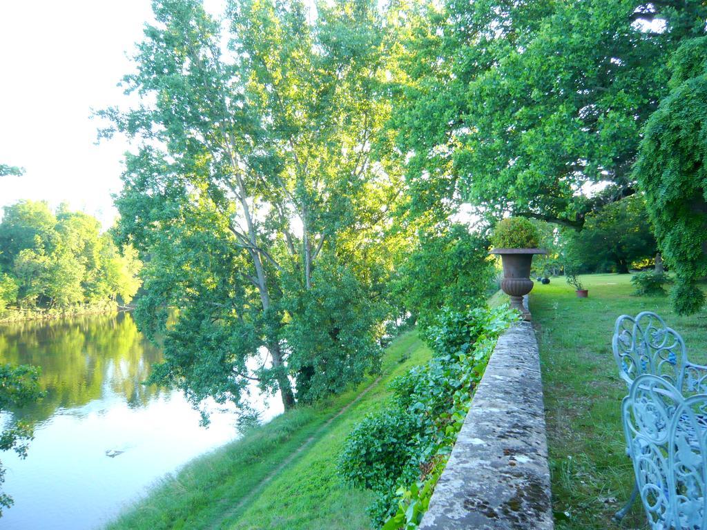 La Rebiere D'Or, B&B Et Gite Mouleydier Exterior foto